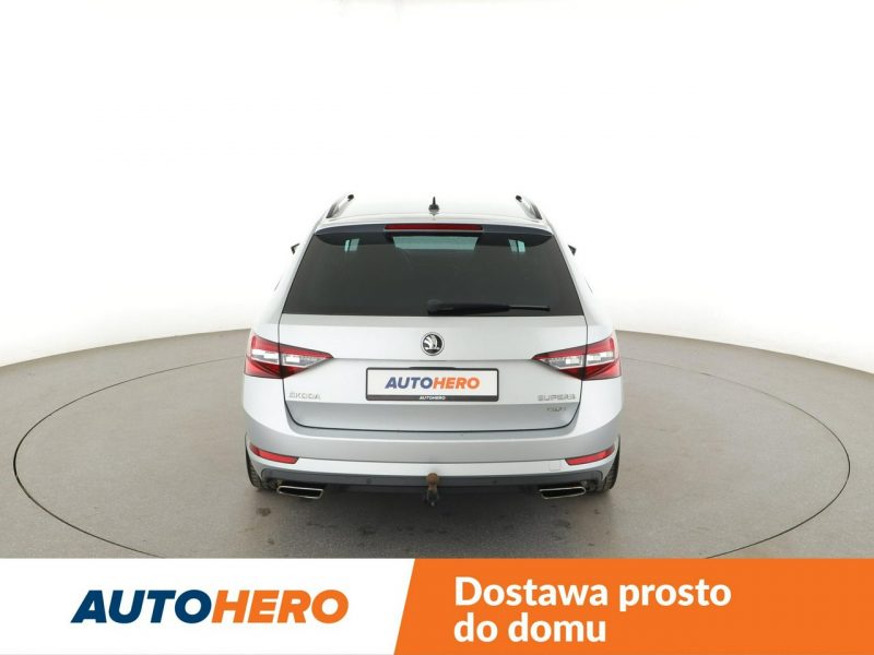 Škoda Superb automat 4x4 acantara bi-xenon PDC ACC grzane fotele navi bluetooth III (2015-2023)