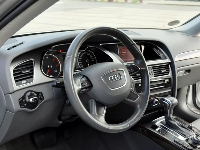 Audi A4 3.0TDI(204KM)*Lift*Bi-Xenon*Led*Klimatronik*Chrom*Parktronik*Alu16"ASO B8 (2007-2015)