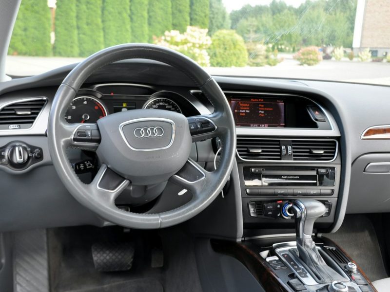 Audi A4 3.0TDI(204KM)*Lift*Bi-Xenon*Led*Klimatronik*Chrom*Parktronik*Alu16"ASO B8 (2007-2015)