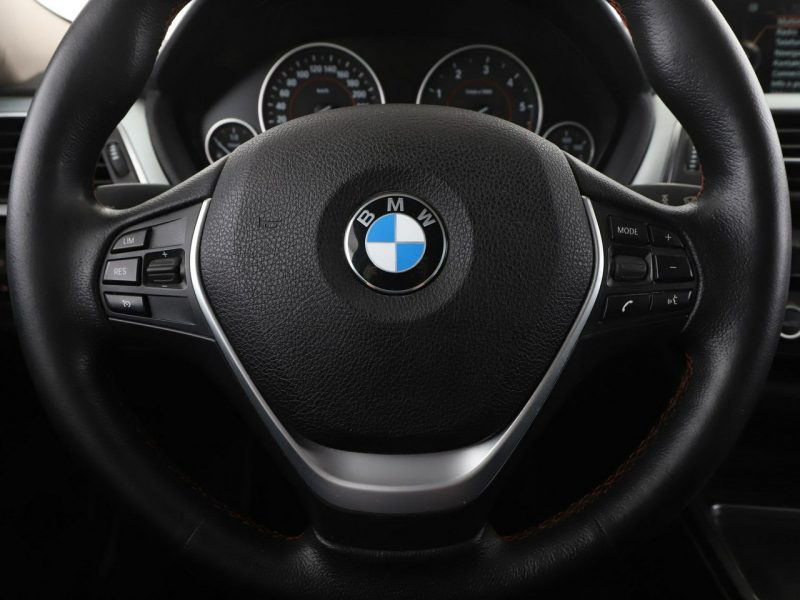 BMW 325 Sport Line automat 224KM navi grzane fotele PDC półskóra tempomat LED F30 (2012-)