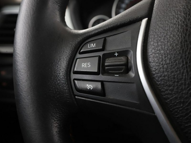 BMW 325 Sport Line automat 224KM navi grzane fotele PDC półskóra tempomat LED F30 (2012-)