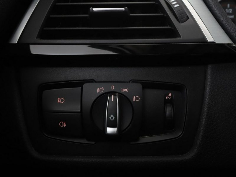 BMW 325 Sport Line automat 224KM navi grzane fotele PDC półskóra tempomat LED F30 (2012-)