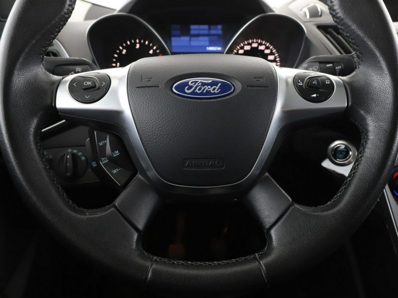 Ford Kuga klima auto półskóra czujniki parkowania hak II (2012-)