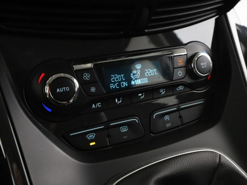 Ford Kuga klima auto półskóra czujniki parkowania hak II (2012-)