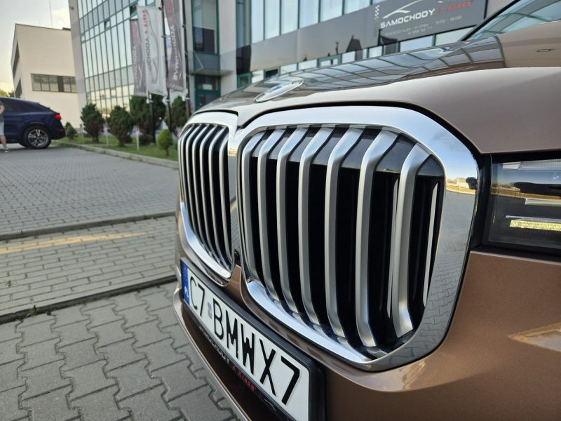 BMW X7 40i 340KM. Masaże. Wentylacja. Sky Lounge. Hak. Monitory. HiFi. FV23%. G07 (2019-)
