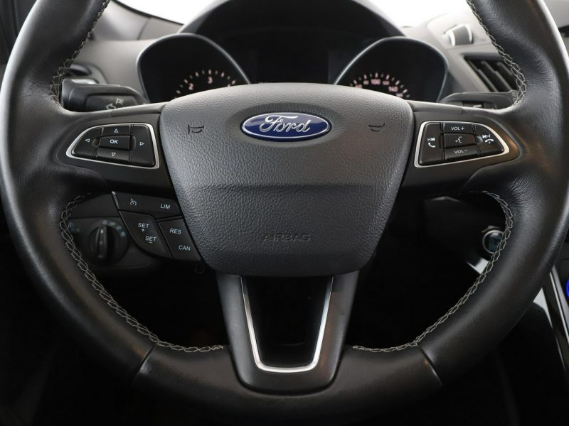 Ford Kuga 2.0TDCi ST-Line Klimatronik Panorama Tempomat ElKlapa ParkAssit Kamera II (2012-)
