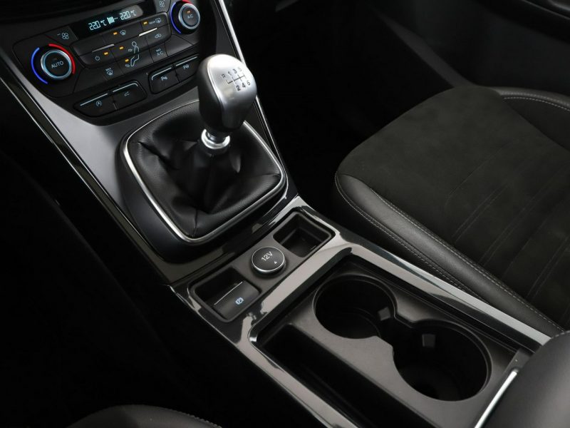 Ford Kuga 2.0TDCi ST-Line Klimatronik Panorama Tempomat ElKlapa ParkAssit Kamera II (2012-)