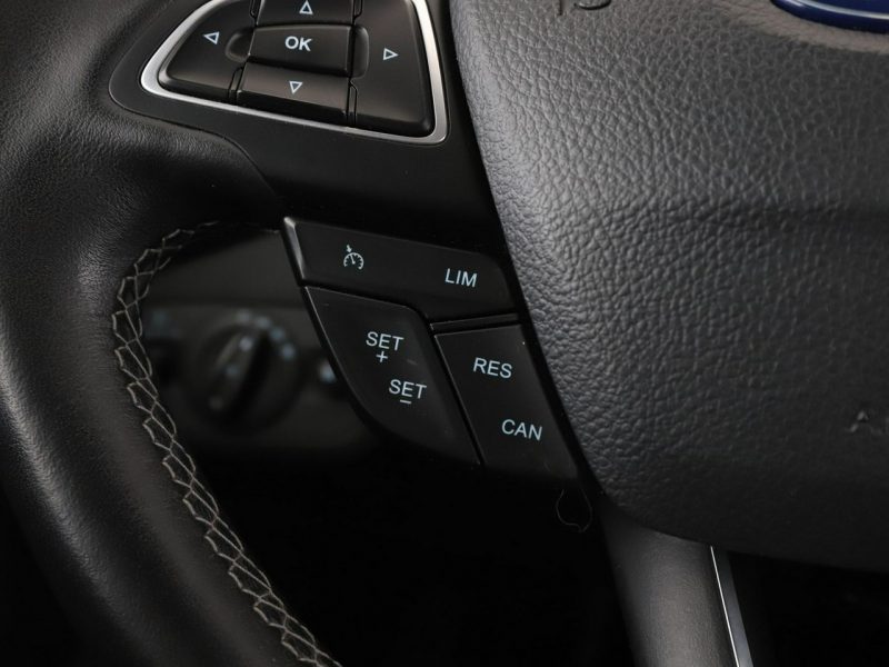 Ford Kuga 2.0TDCi ST-Line Klimatronik Panorama Tempomat ElKlapa ParkAssit Kamera II (2012-)
