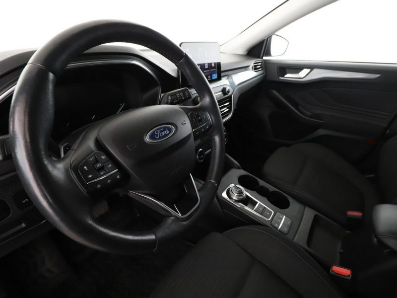 Ford Focus 2.0d Automat Active Klimatronik Tempomat Navi Grzane Fotele Kamera LED Mk4 (2018-)