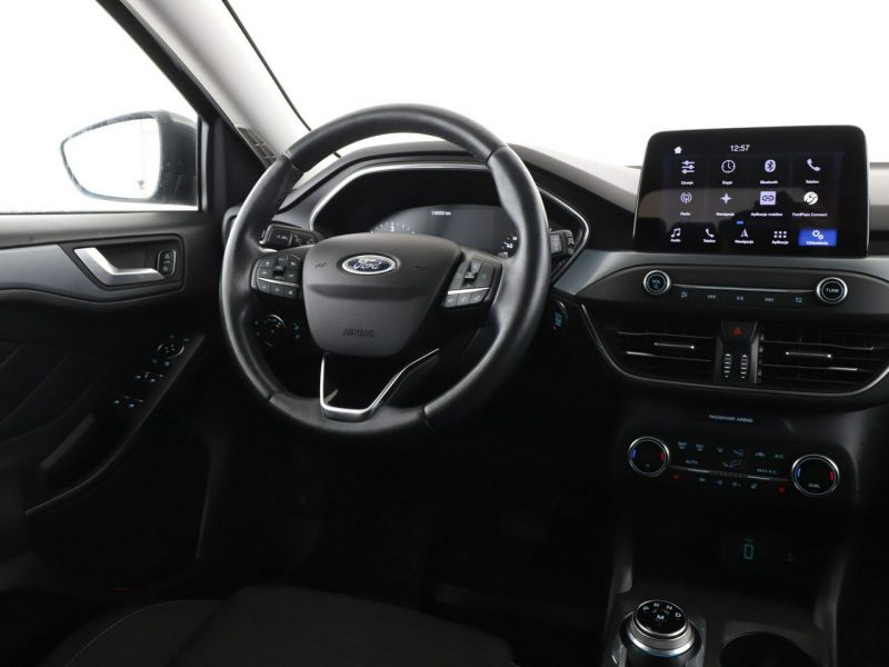 Ford Focus 2.0d Automat Active Klimatronik Tempomat Navi Grzane Fotele Kamera LED Mk4 (2018-)