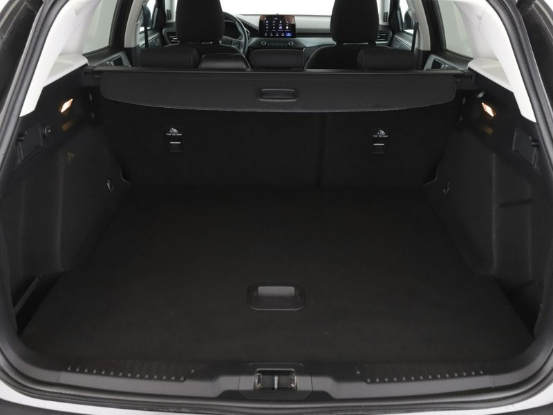 Ford Focus 2.0d Automat Active Klimatronik Tempomat Navi Grzane Fotele Kamera LED Mk4 (2018-)