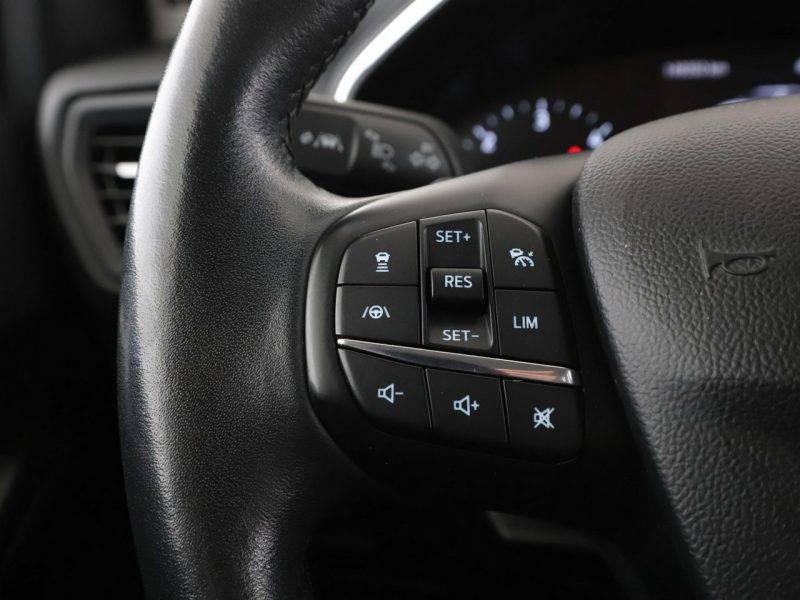 Ford Focus 2.0d Automat Active Klimatronik Tempomat Navi Grzane Fotele Kamera LED Mk4 (2018-)