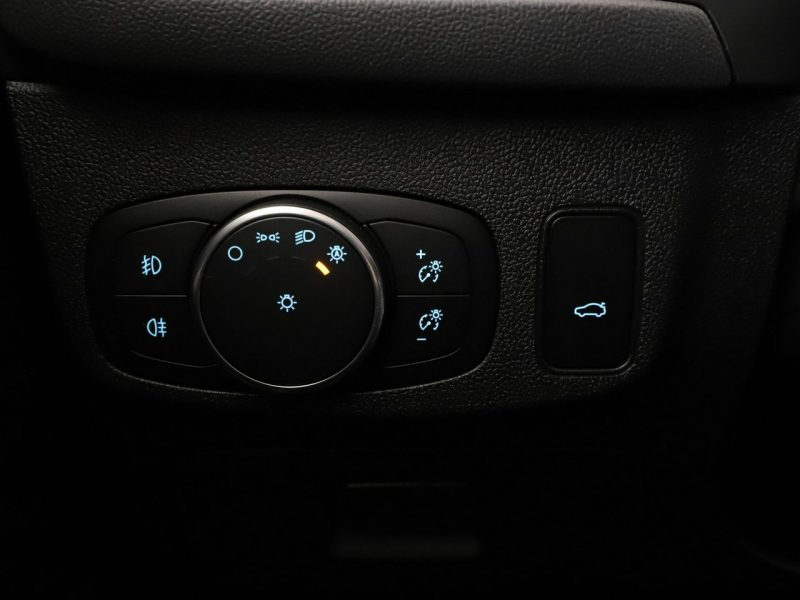 Ford Focus 2.0d Automat Active Klimatronik Tempomat Navi Grzane Fotele Kamera LED Mk4 (2018-)