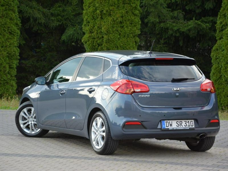 Kia Cee'd Lift Duża Navi Kamera Ledy Klimatronic Grzana kierownica Parktronic II (2012-)