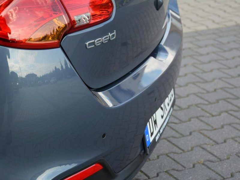 Kia Cee'd Lift Duża Navi Kamera Ledy Klimatronic Grzana kierownica Parktronic II (2012-)