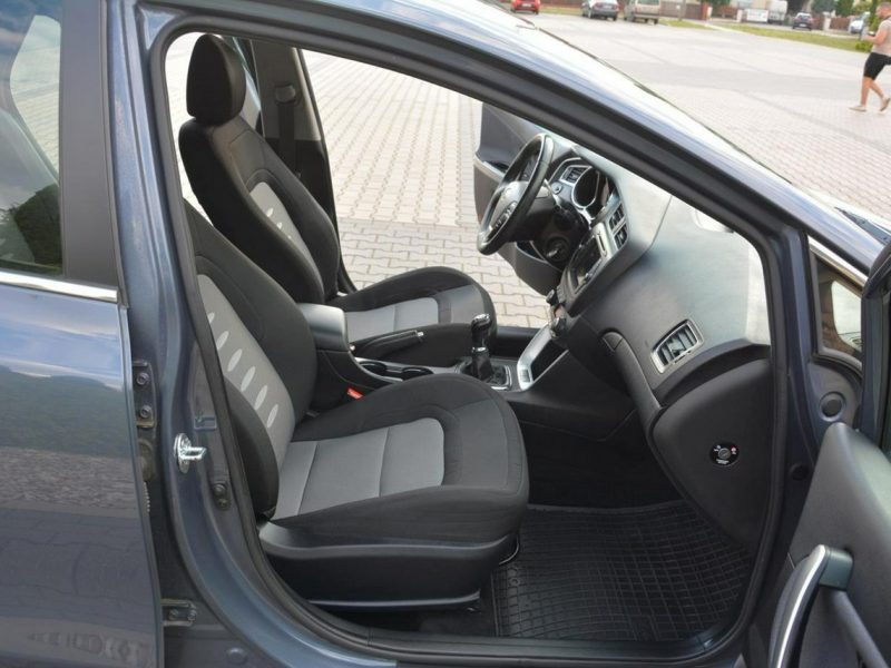 Kia Cee'd Lift Duża Navi Kamera Ledy Klimatronic Grzana kierownica Parktronic II (2012-)