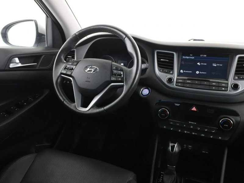 Hyundai Tucson 4x4 automat full LED skóra navi klima auto kamera i czujniki park III (2015-2020)