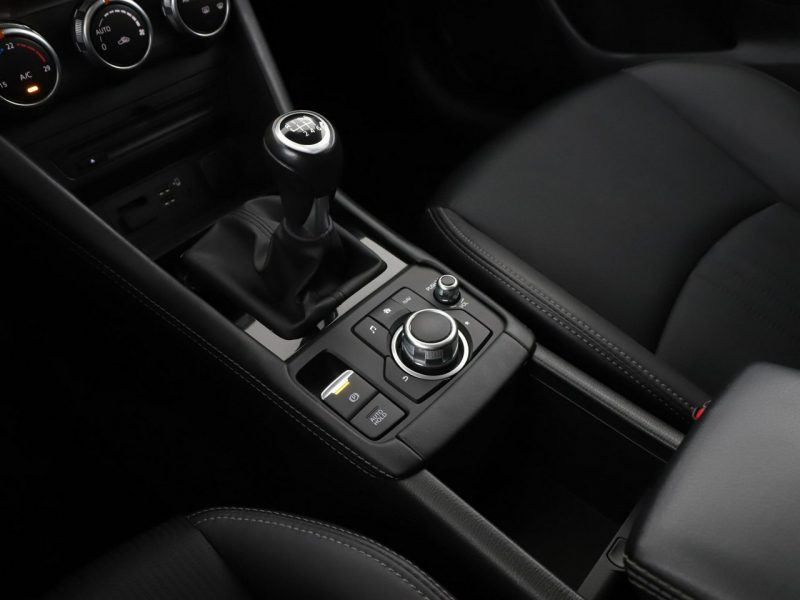Mazda CX-3 navi półskóra klima auto kamera i czujniki parkowania grzane fotele