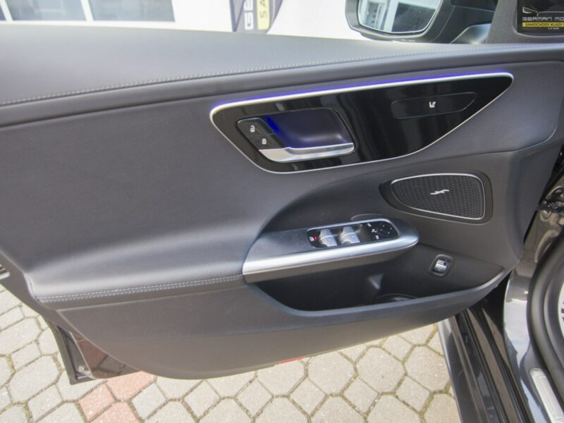 Mercedes C 220 AMG / Night view / 4Matic / Multibeam / Kamery / Asystenty + FV23% W206 (2021-)