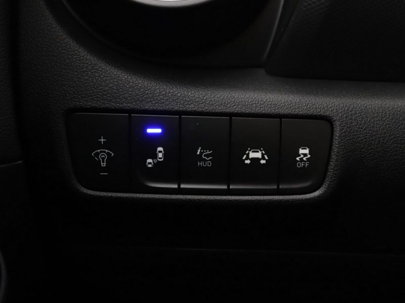 Hyundai Kona Premium automat 4x4 skóra 177KM navi grzane fotele kamera klima-auto I (2017-2023)