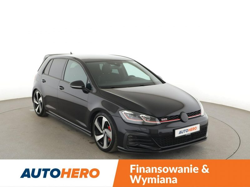 Volkswagen Golf virtual cocpit full LED navi klima auto kamera i czujniki parkowania g VII (2012-)