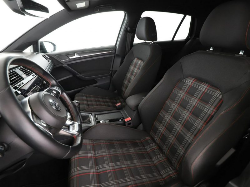 Volkswagen Golf virtual cocpit full LED navi klima auto kamera i czujniki parkowania g VII (2012-)