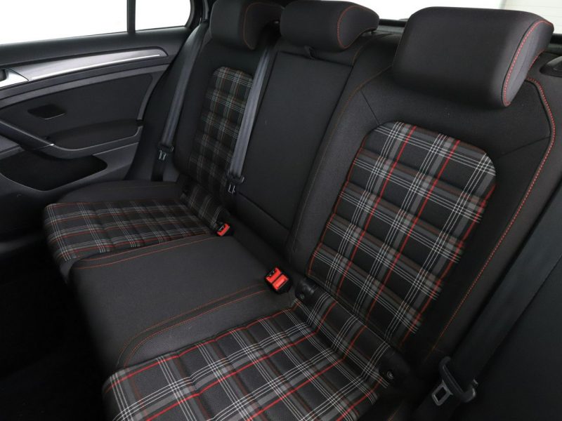 Volkswagen Golf virtual cocpit full LED navi klima auto kamera i czujniki parkowania g VII (2012-)