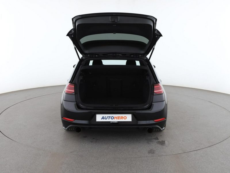 Volkswagen Golf virtual cocpit full LED navi klima auto kamera i czujniki parkowania g VII (2012-)