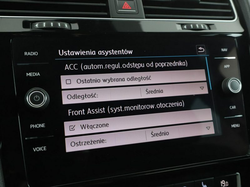 Volkswagen Golf virtual cocpit full LED navi klima auto kamera i czujniki parkowania g VII (2012-)