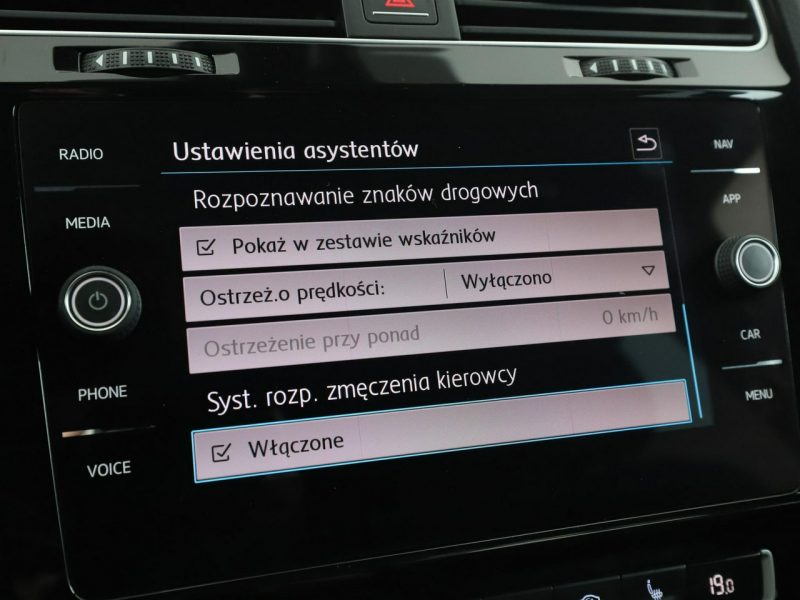 Volkswagen Golf virtual cocpit full LED navi klima auto kamera i czujniki parkowania g VII (2012-)