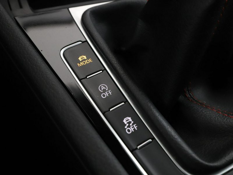 Volkswagen Golf virtual cocpit full LED navi klima auto kamera i czujniki parkowania g VII (2012-)