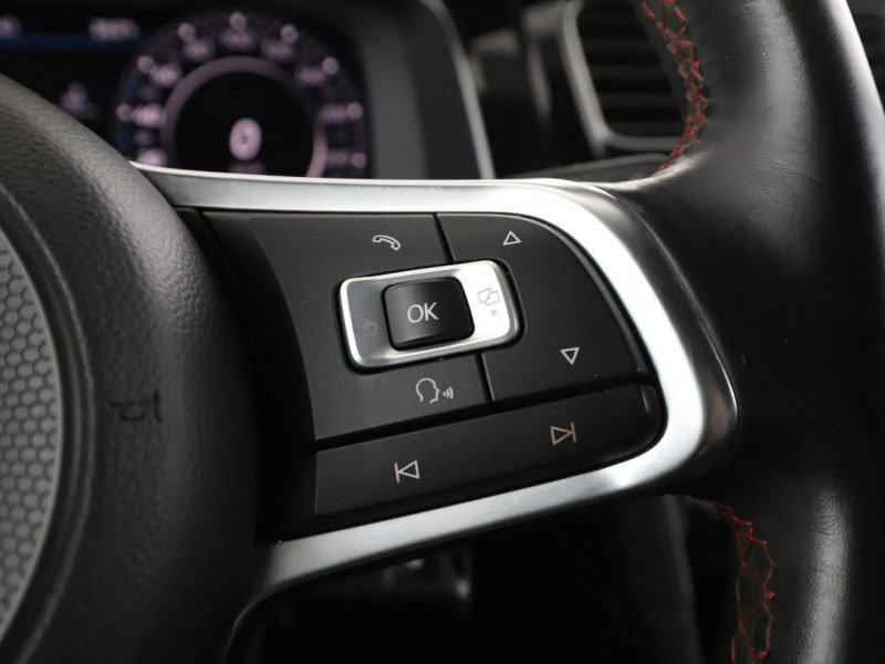 Volkswagen Golf virtual cocpit full LED navi klima auto kamera i czujniki parkowania g VII (2012-)