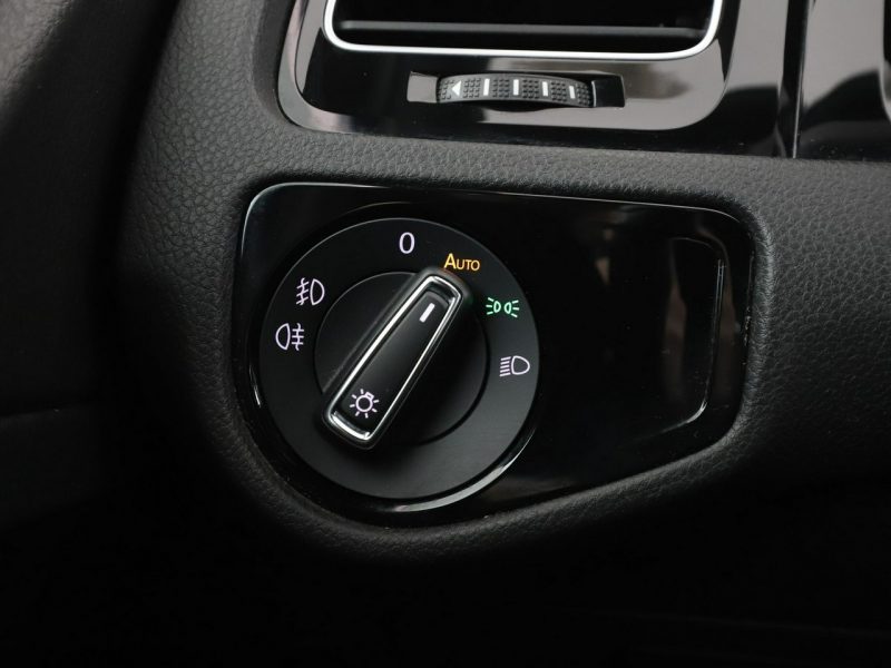 Volkswagen Golf virtual cocpit full LED navi klima auto kamera i czujniki parkowania g VII (2012-)
