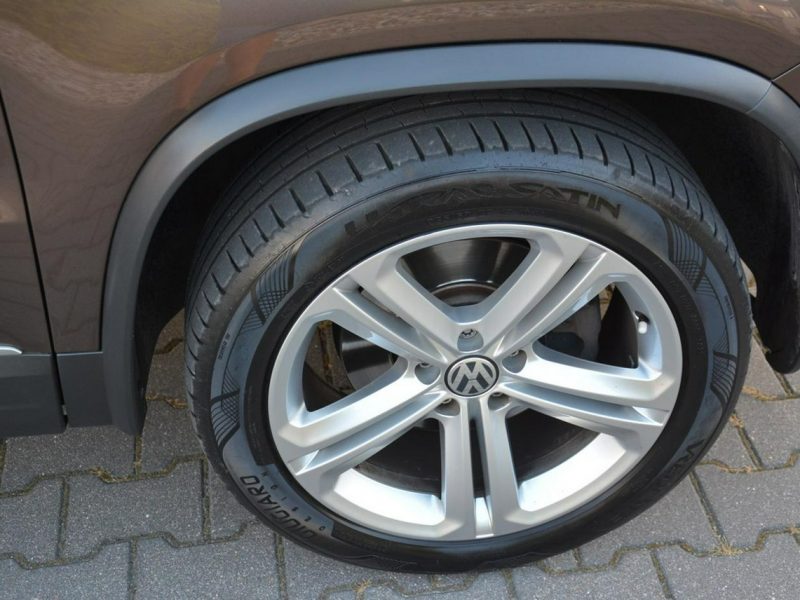 Volkswagen Tiguan Lift Toffee Brown bi-xenon Ledy Navi Kamera 2xParktr. Park Assist ASO I (2007-2016)