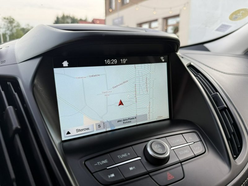 Ford Kuga 2.0TDCI Manual Vignale BixXenon Skóra Kamera Keyless Biała Perła II (2012-)