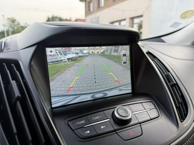 Ford Kuga 2.0TDCI Manual Vignale BixXenon Skóra Kamera Keyless Biała Perła II (2012-)