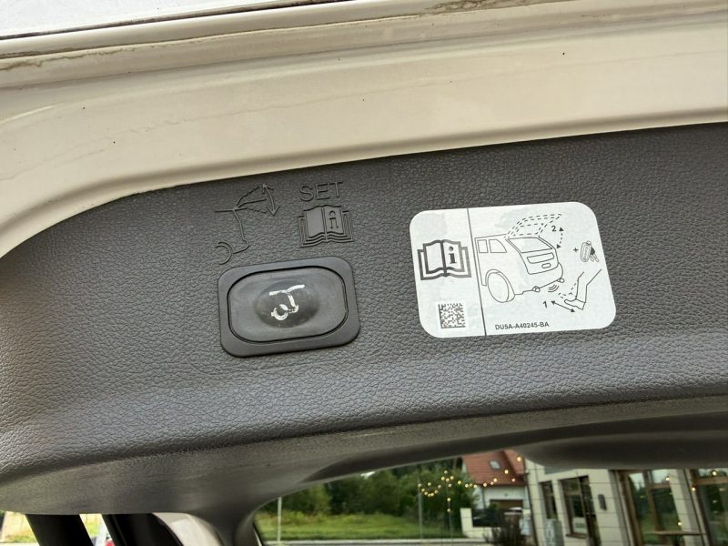 Ford Kuga 2.0TDCI Manual Vignale BixXenon Skóra Kamera Keyless Biała Perła II (2012-)