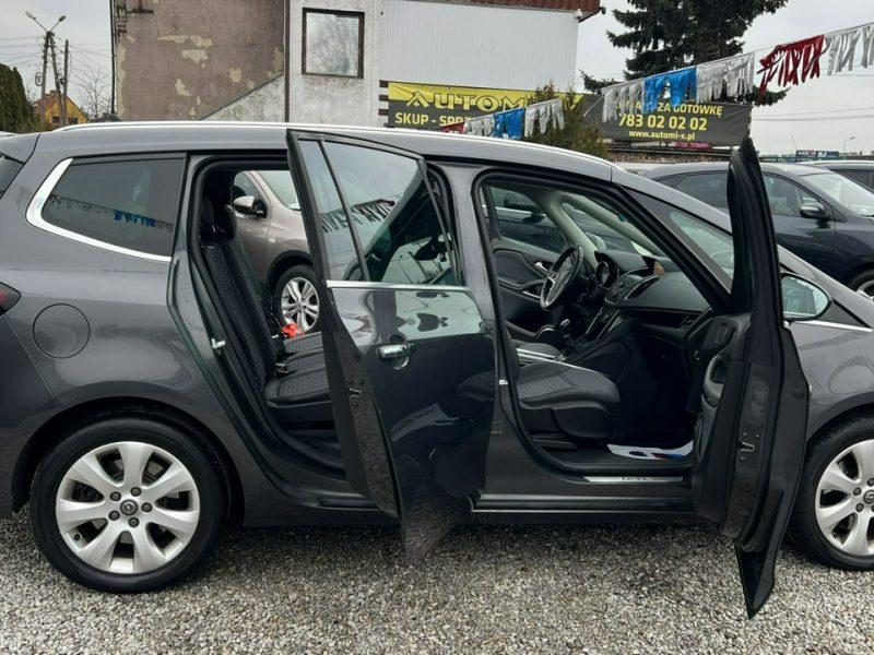 Opel Zafira 7 Os ! Przebieg 219000 * 2.0 Gwarancja*FULL OPCJA C (2011-)