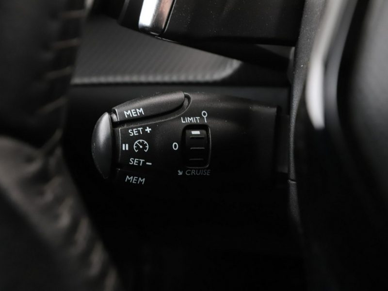 Peugeot 208 automat virtual cocpit półskóra kamera i czujniki parkowania klima aut II (2019 -)