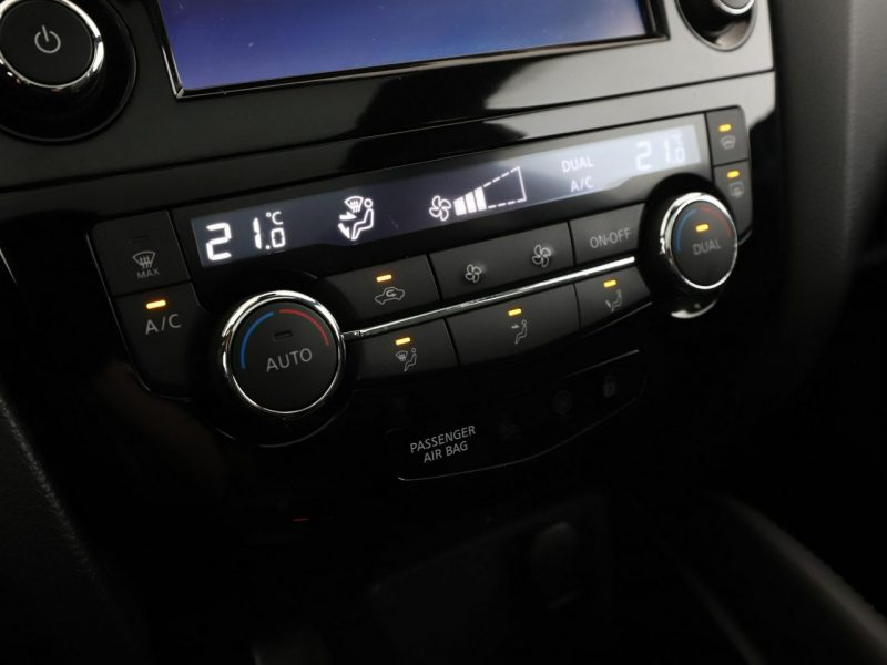 Nissan Qashqai Unique Edition skóra panorama navi kamera360 grzane fotele tempomat ha II (2013-2021)