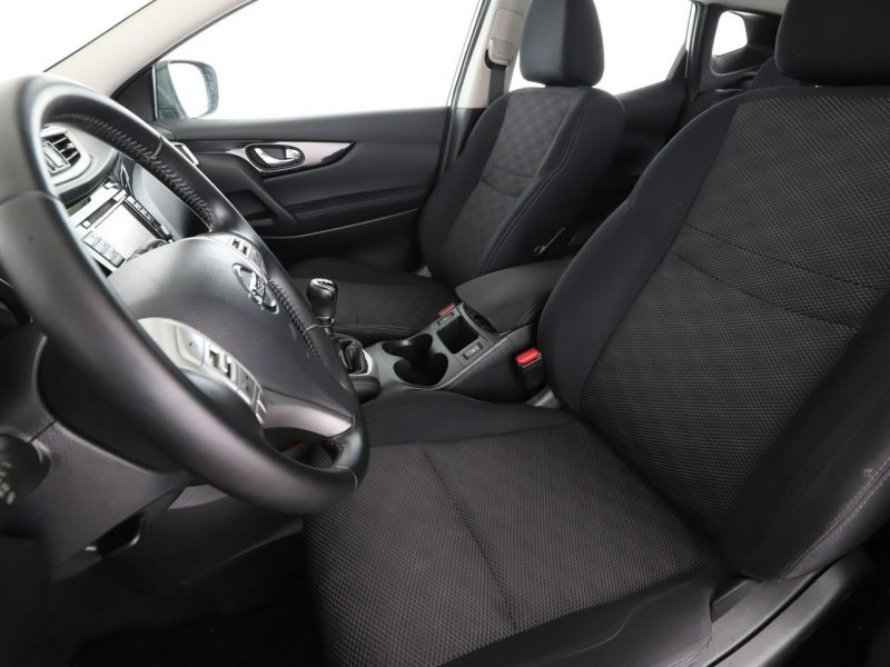 Nissan Qashqai navi klima auto kamera i czujniki parkowania grzane fotele II (2013-2021)