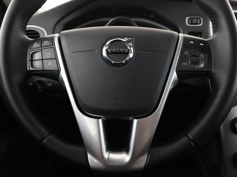 Volvo V40 Inscription Panorama Navi Grzane El.Fotele Skóra Tempomat Xenon Kamera II (2012-)