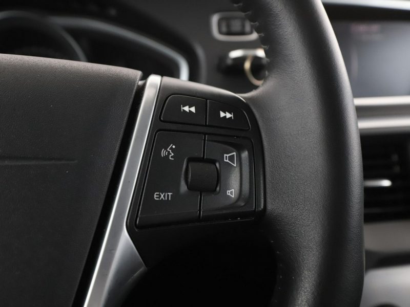 Volvo V40 Inscription Panorama Navi Grzane El.Fotele Skóra Tempomat Xenon Kamera II (2012-)
