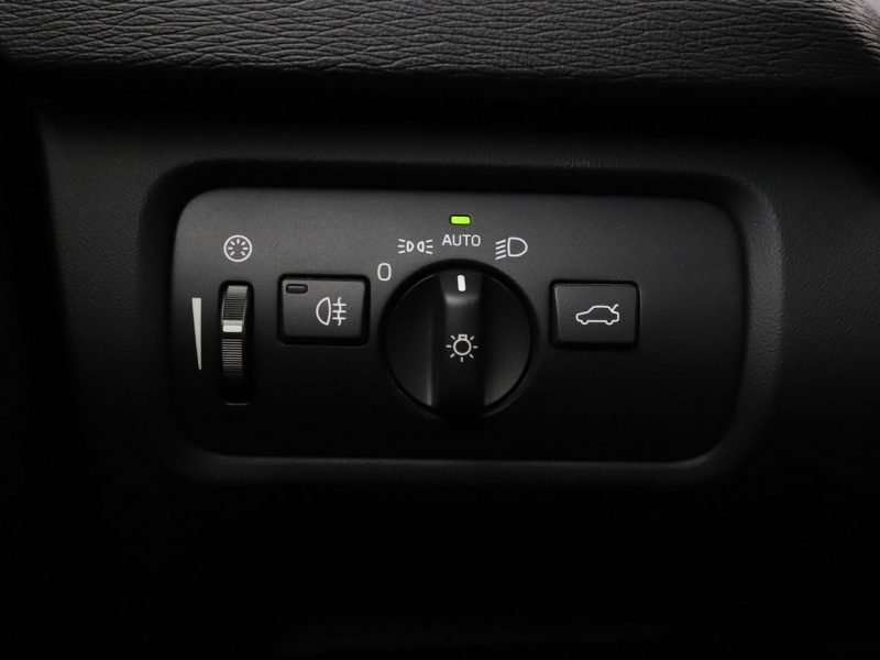 Volvo V40 Inscription Panorama Navi Grzane El.Fotele Skóra Tempomat Xenon Kamera II (2012-)