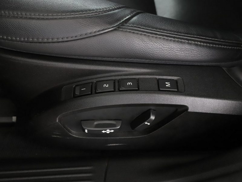 Volvo V40 Inscription Panorama Navi Grzane El.Fotele Skóra Tempomat Xenon Kamera II (2012-)