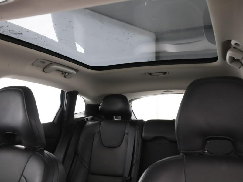 Volvo V40 Inscription Panorama Navi Grzane El.Fotele Skóra Tempomat Xenon Kamera II (2012-)