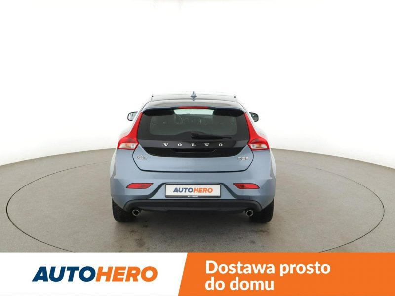 Volvo V40 Inscription Panorama Navi Grzane El.Fotele Skóra Tempomat Xenon Kamera II (2012-)