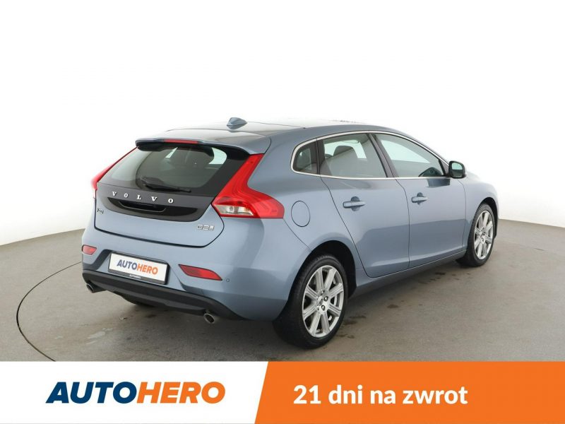 Volvo V40 Inscription Panorama Navi Grzane El.Fotele Skóra Tempomat Xenon Kamera II (2012-)