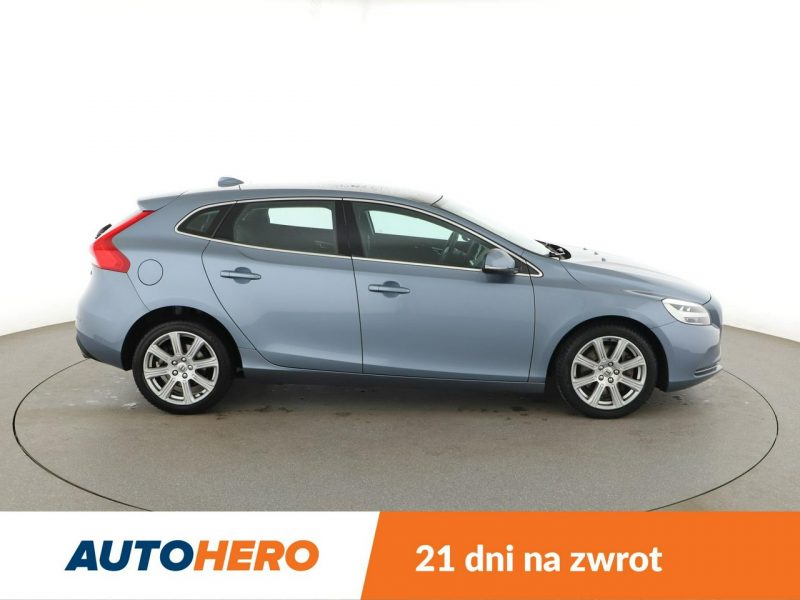 Volvo V40 Inscription Panorama Navi Grzane El.Fotele Skóra Tempomat Xenon Kamera II (2012-)