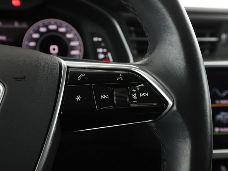 Audi A6 mHEV 4x4 S-Tronic full LED virtual cocpit skóra/alcantara navi kamery C8 (2018-)